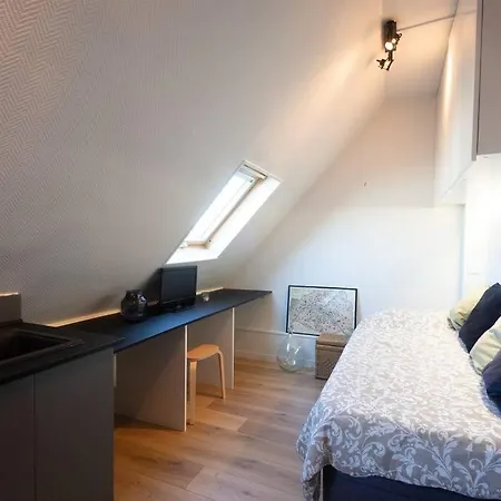 Studio 8 Eme, Parc Monceau. Appartamento Parigi