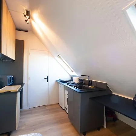 Studio 8 Eme, Parc Monceau. Appartamento